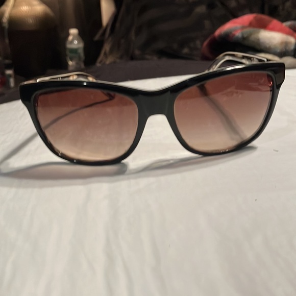 Tory Burch sunglasses - Picture 4 of 6